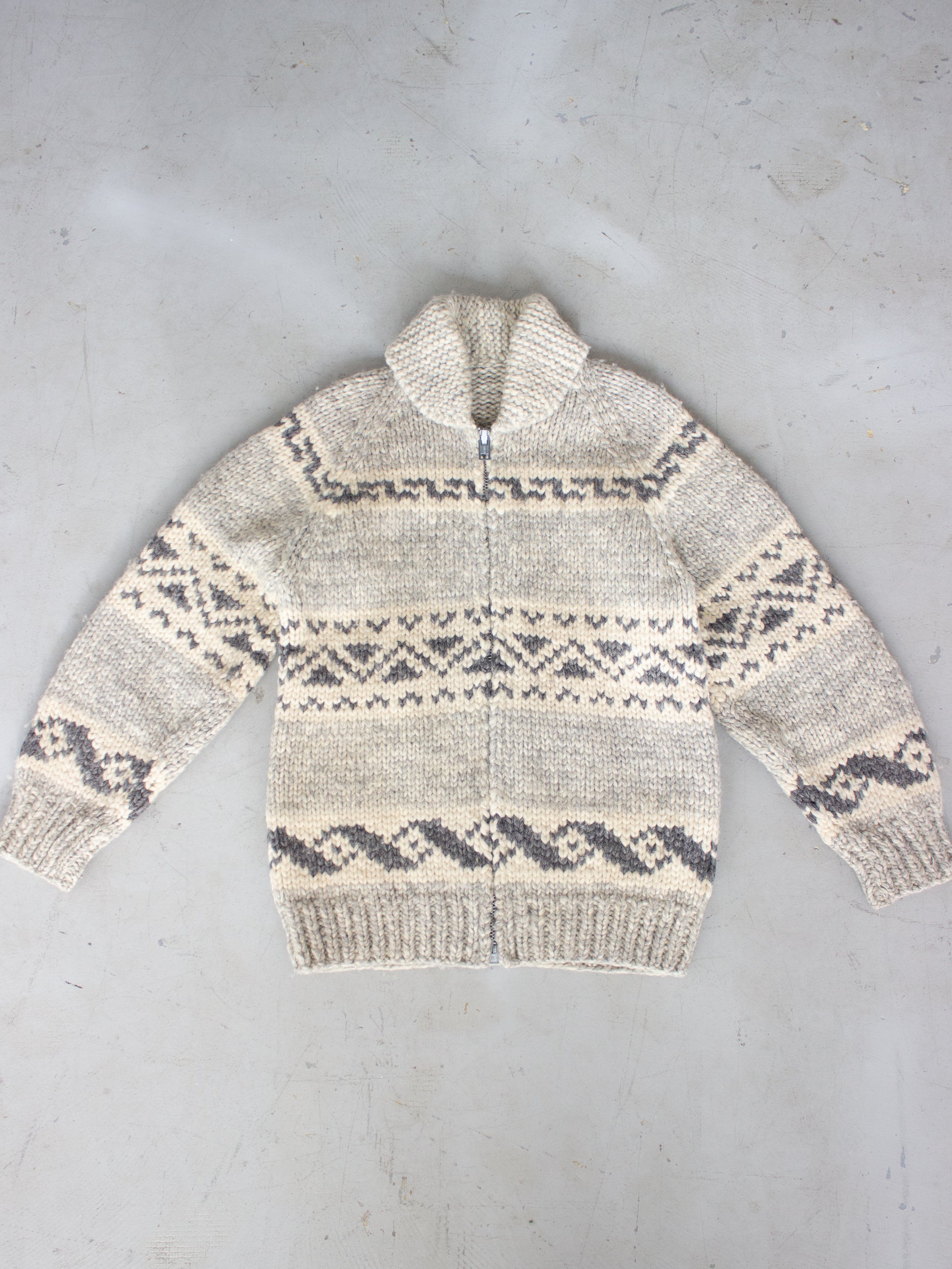 Vintage Cowichan Style Thick Wool Knit Sweater in Gray and Beige with –  lacaravanevintage